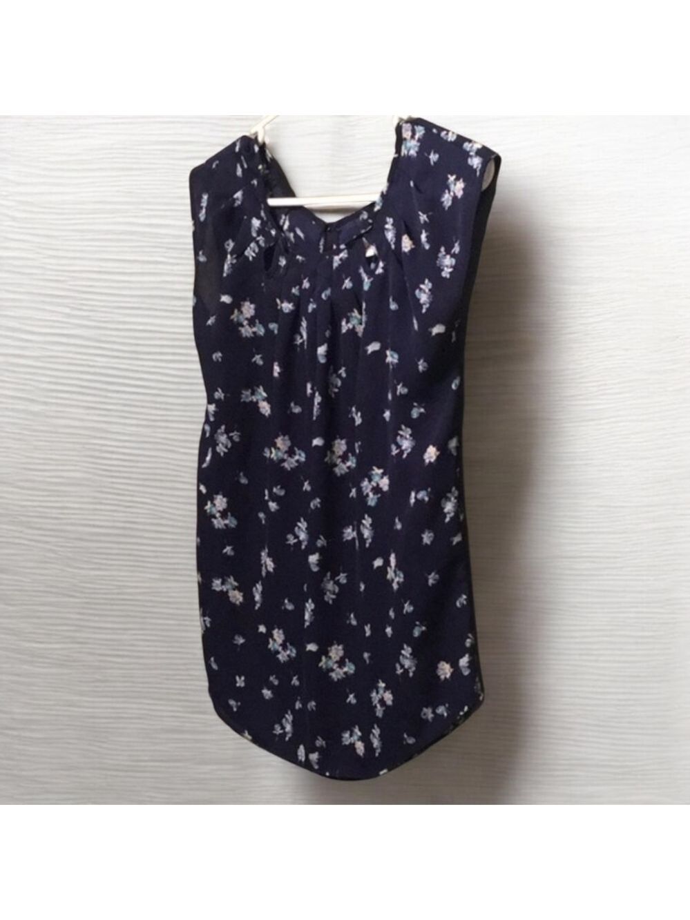 LC Lauren Conrad top women’s size xs 🛍 blouse blue floral pattern spring summer
